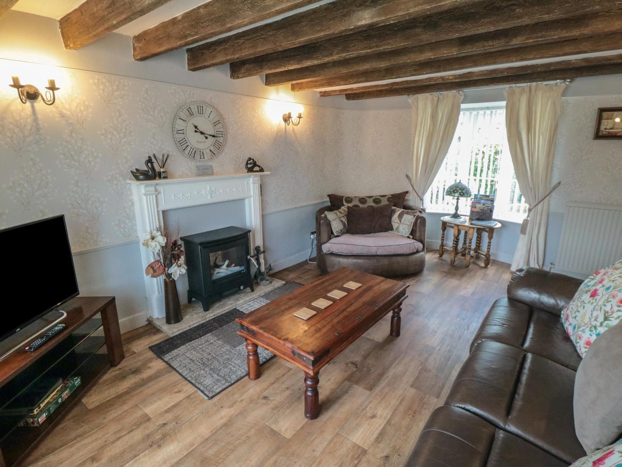11A High Street Villa Скарбъро Екстериор снимка