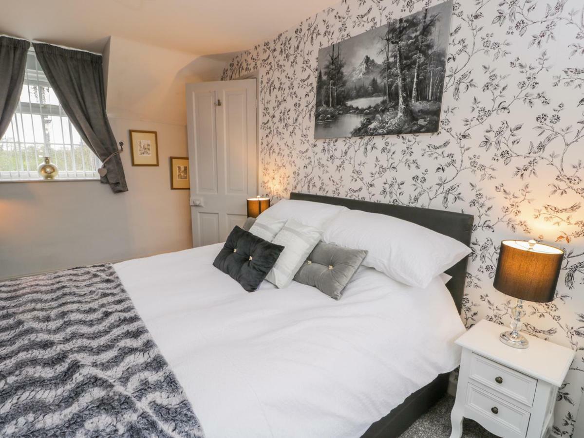 11A High Street Villa Скарбъро Екстериор снимка